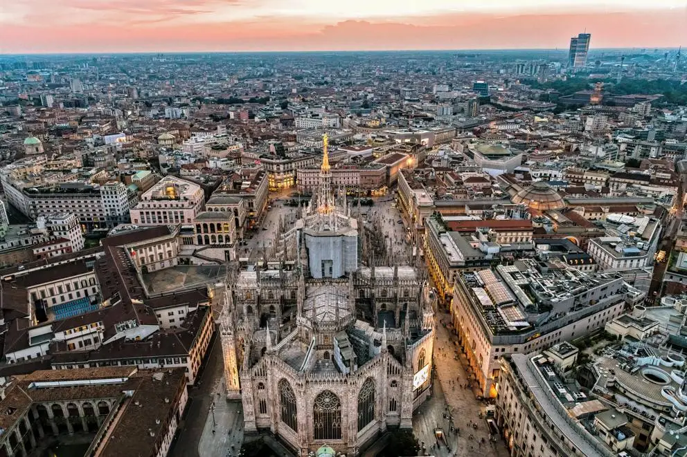 Paracadutismo a Milano