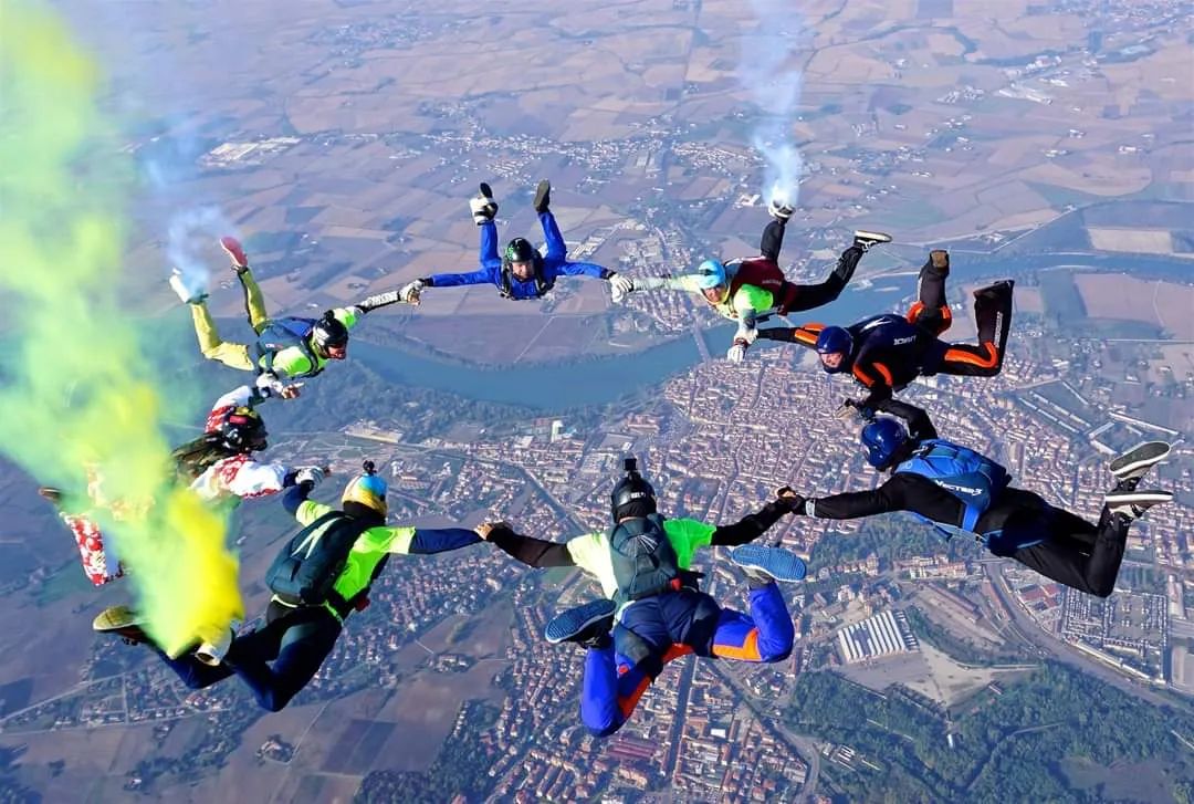 Paracadutismo sopra i cieli della lombardia